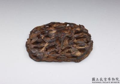 图片[3]-Carved agarwood buckle with symbols for eternal happiness and longevity, Qing dynasty (1644-1911)-China Archive